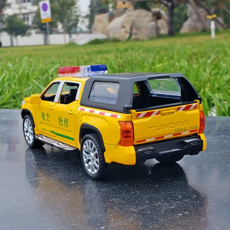 1/32 Tundra Alloy Pickup Car Model Diecast Metal Police Off-Road Vehicles Car Model Simulation Sound and Light Children Toy Gift