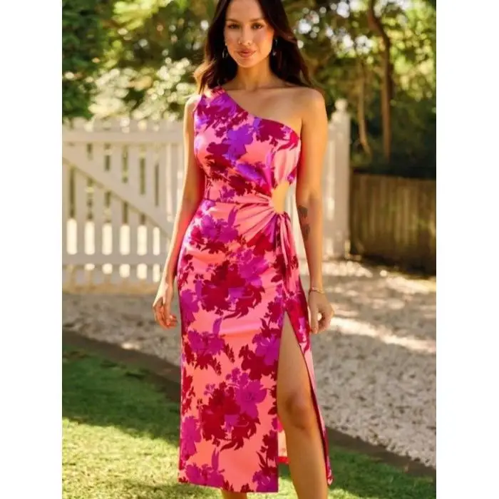 夏の新作レディーススリムドレースウエスト紐付き中空サイドスリットプリントストライプストレートカットポリエステル繊維