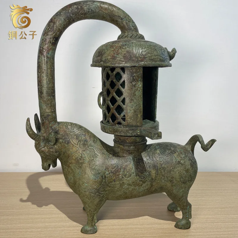 

Eastern Han Dynasty Ox Lantern Antique Craft Artifact Nanjing Excavated Bronze Replica Eco-Friendly Lighting Manufacturer