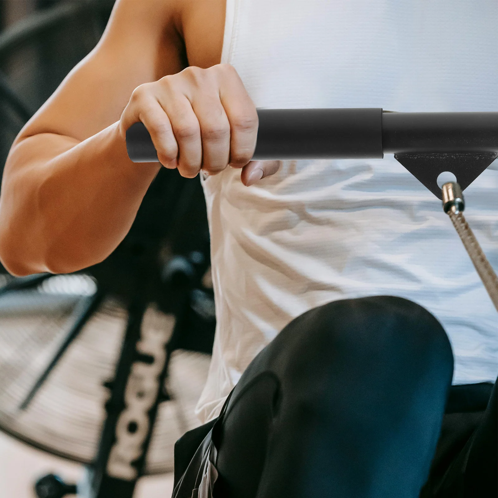 قضيب سحب للأسفل لمعدات اللياقة البدنية في صالة الألعاب الرياضية المنزلية، قضيب تدريب العضلات، آلة كابل محمولة ثلاثية الرؤوس ذات الرأسين