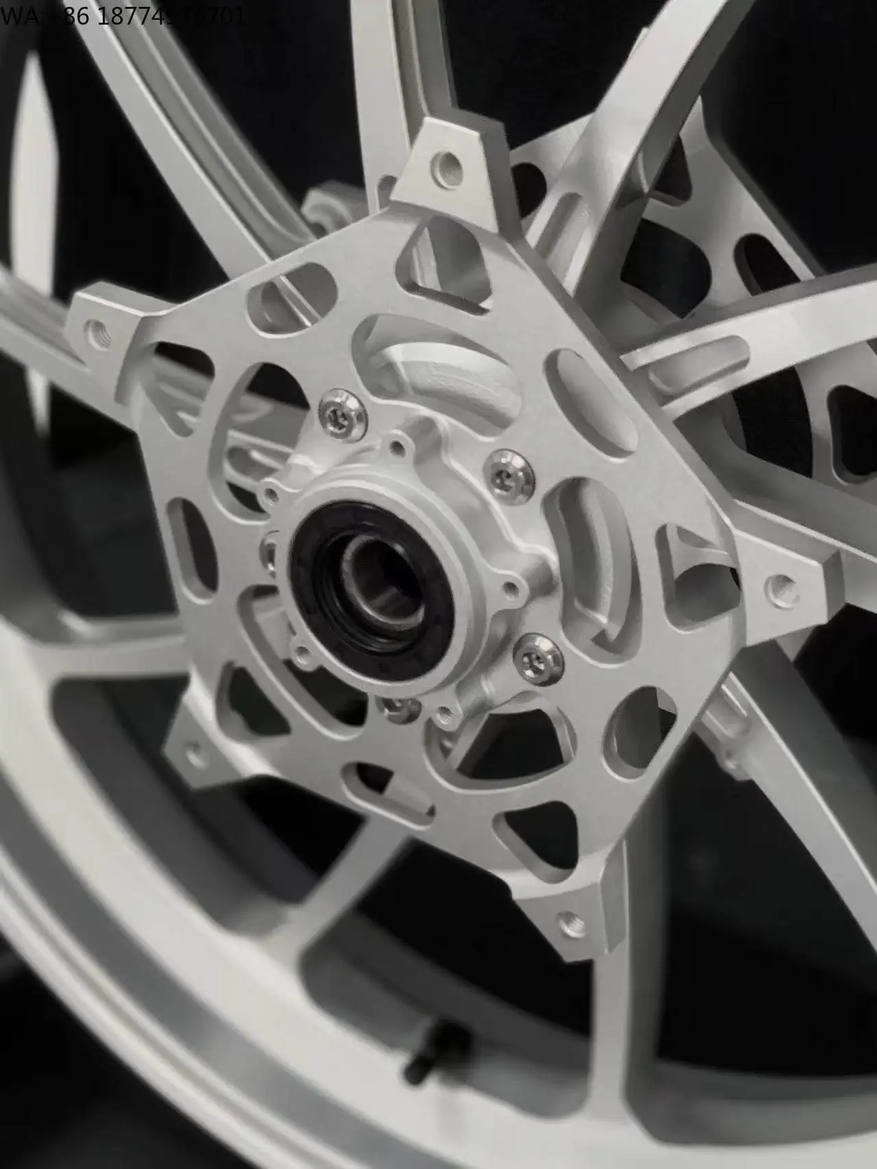 

Suitable for Hinda R1250RT Forged Wheels 17x3.5 17x5.5 CNC Machined 6061-T6 Aluminum Performance Touring Motorcycle Wheel