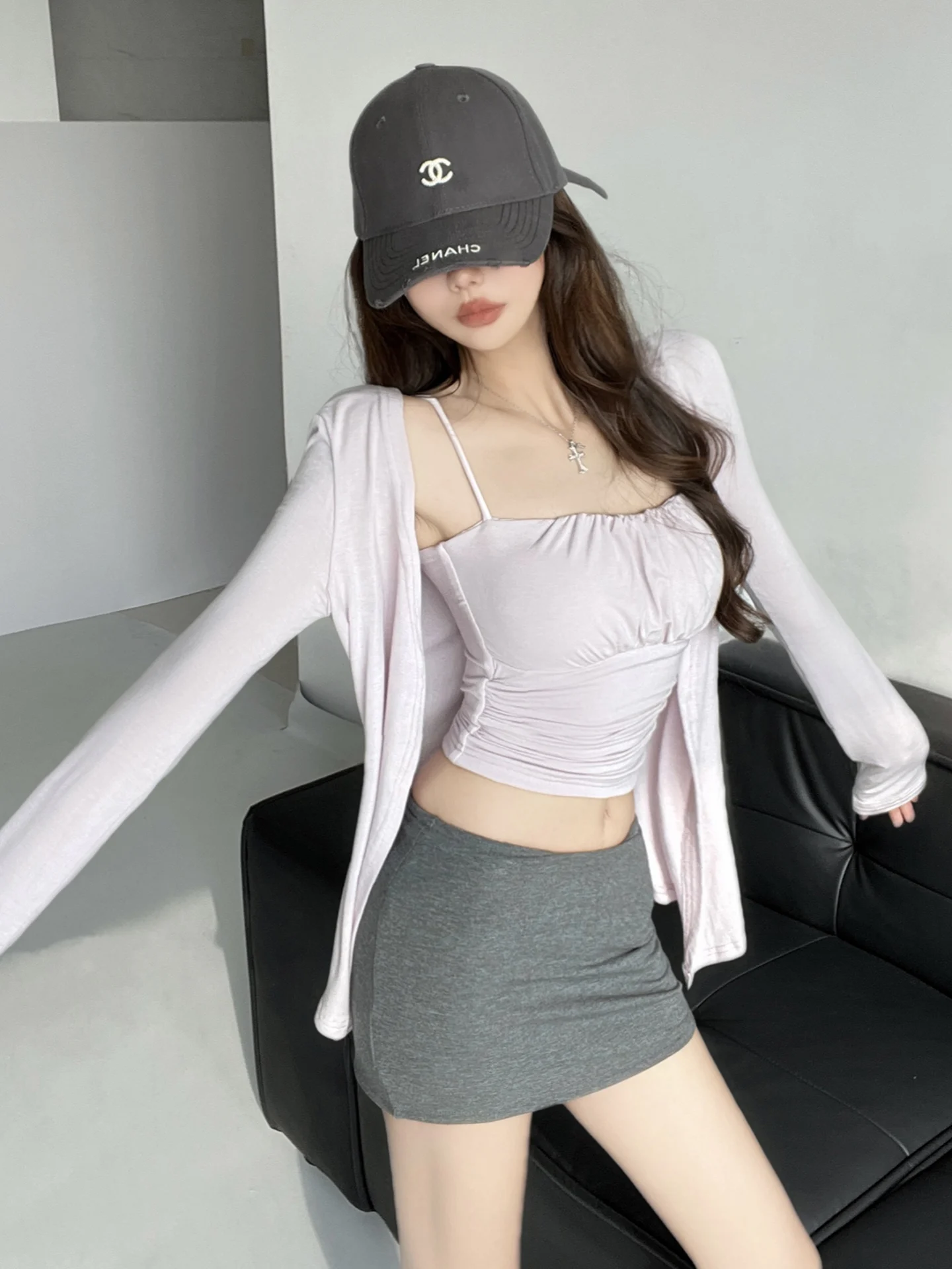 Ele Sweet Girl Pure Desire Sexy cintura blanca una camiseta sin mangas con almohadilla en el pecho largo Sve fino cárdigan abierto conjunto de chica picante