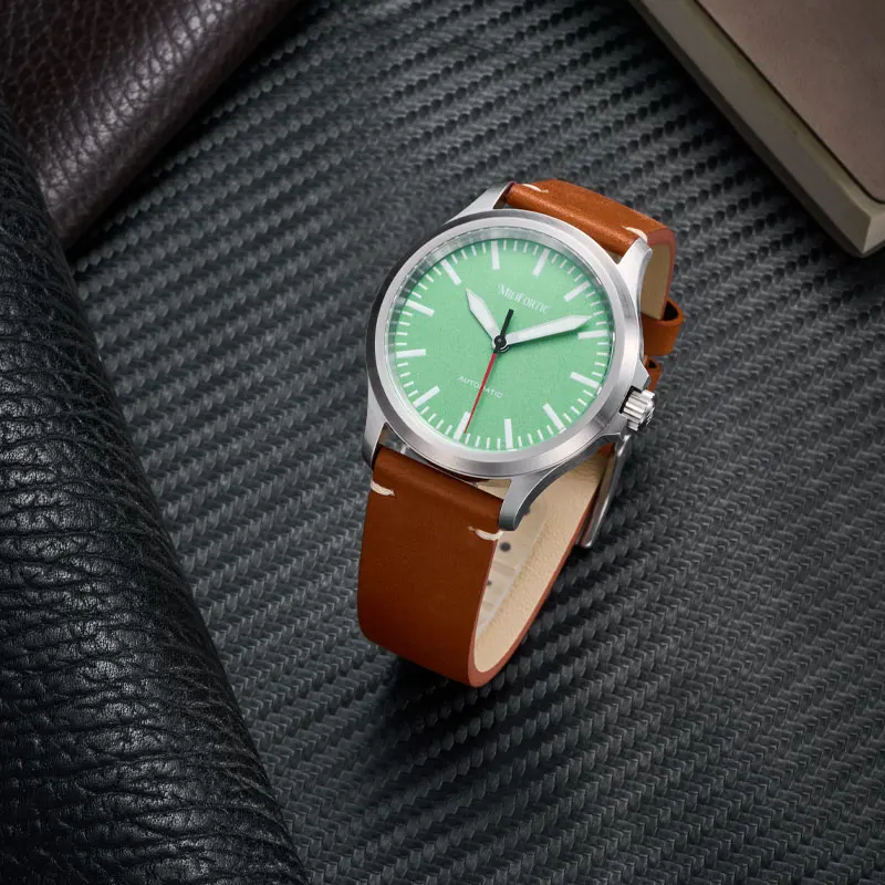 Milifortic 39 مللي متر أسلوب بسيط ساعة عسكرية رجل S110 NH38 ساعة اليد الميكانيكية الياقوت 10ATM الرياضة الطيران الرجال الطيار ساعة