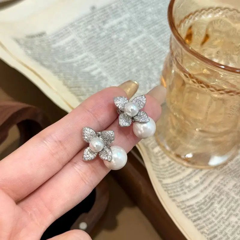 Pure silver French style light luxury elegant romantic pearl flower earrings women's retro design simple high-end holiday gift