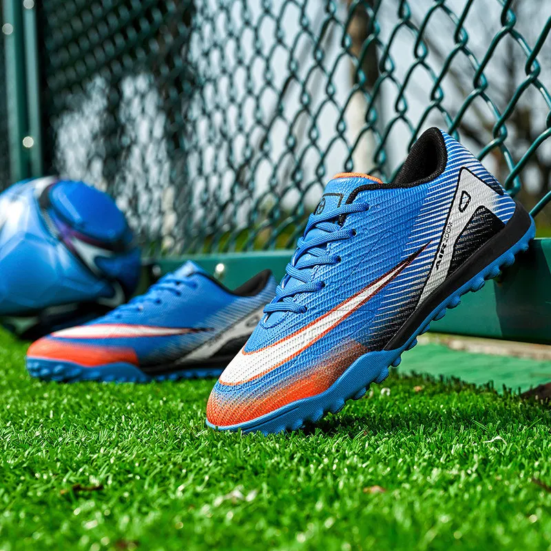 Brand Fashion Green Children's Football Sneakers Size 31-40 Indoor Turf Soccer Shoes Men Professional Futsal Shoes Trainers Men