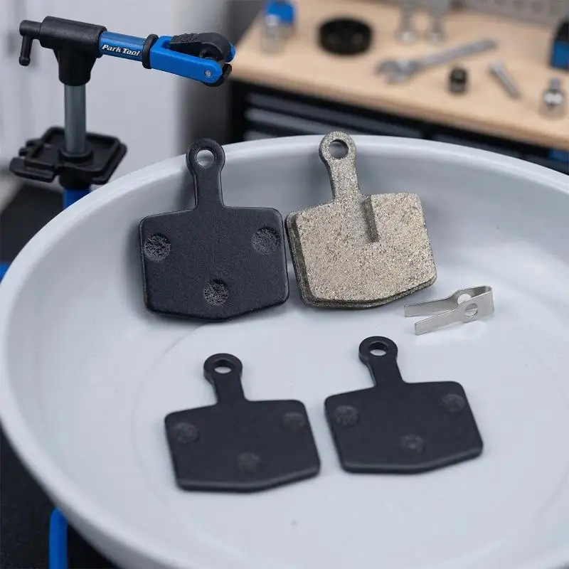 Electric Vehicle Metal Brake Pads for Mountain Bicycle Caliper Parts Low Noise Formula for City Commute
