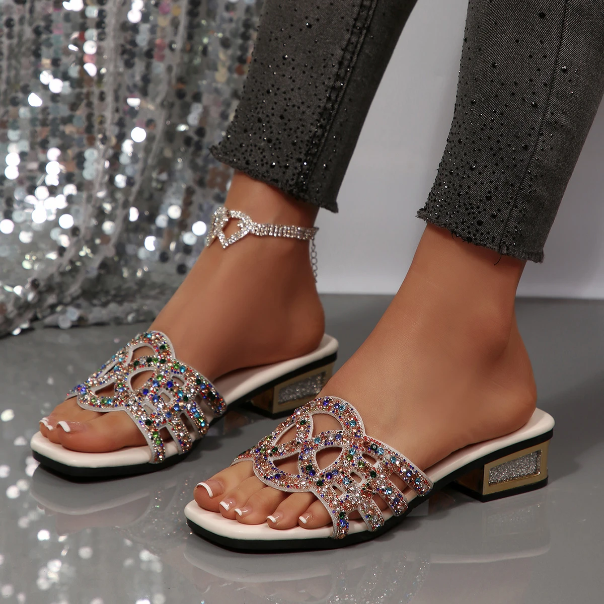 Women Sandals Trend Hollow Out Rhinestone Shoes Outdoor High Heels Shoes Women 2025 New Designer Style Sandals Zapatos De Mujer