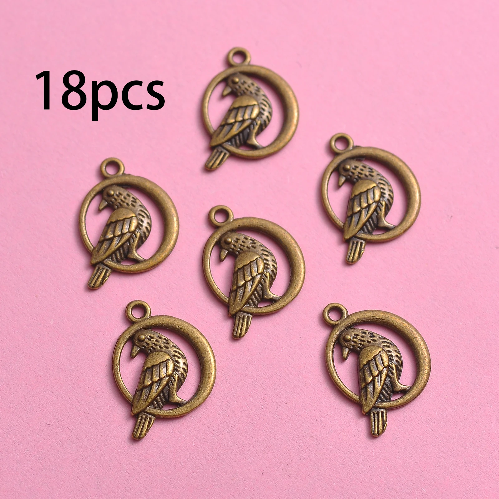 18-Piece Set of Round Parrot Bird Charms, Available in Two Colors, with Wing-Patterned Circles and 3D Bird Designs, Suitable for DIY Bracelets, Necklaces, and Earrings, Handmade Beaded Decoration Accessories