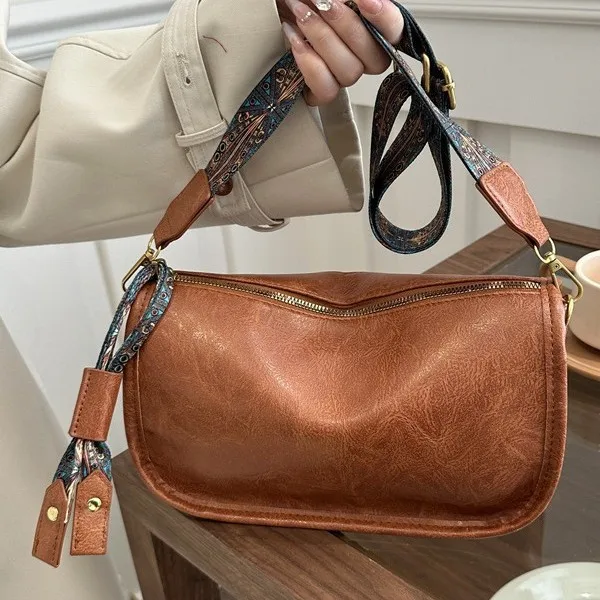 

Винтажная сумка на мягком ремешке 2025 года, женская сумка через плечо в стиле ретро, плюшевая сумка через плечо, уютная сумка на ремне, сумка с напуском «день-ночь» ​