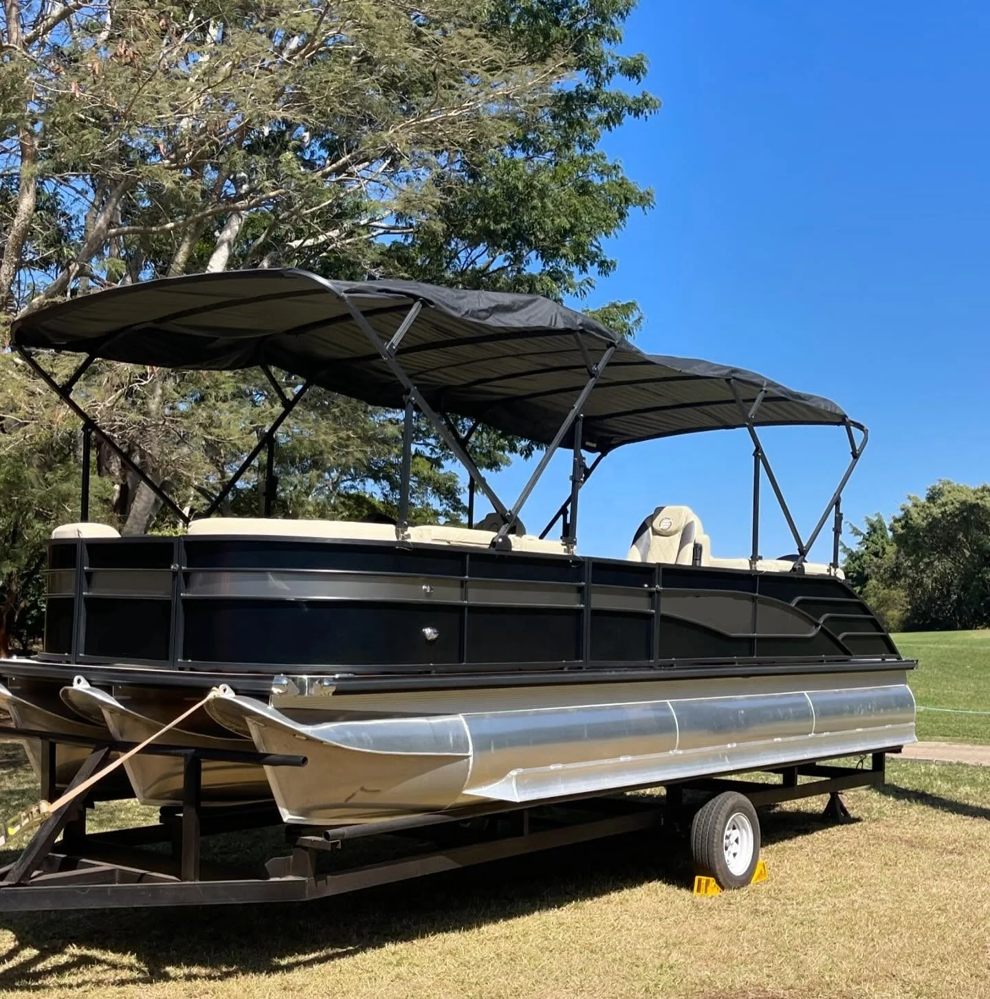 Wholesale Custom Luxury Party Barge  Small Fishing Float  With Motor For Sale  Float Aluminum Boat