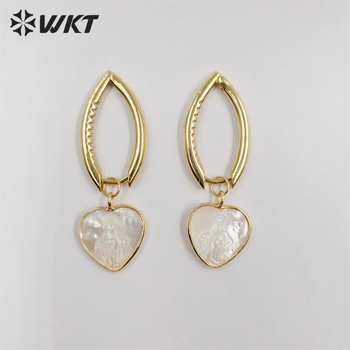 

WT-MPE090 WKT Unique Natural Freshwater Pearl Heart Shell Earring With 18k Gold Plated For Women Decoration