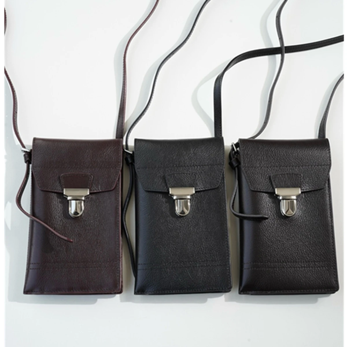 

Maxdutti Minimalist Retro Cowhide Phone Bag Fashion Handmade Genuine Leather Shoulder Bag Crossbody Bag Women