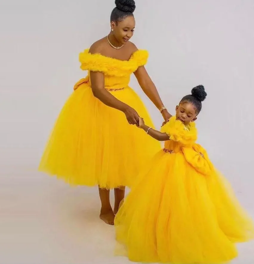 Vintage Yellow Ball Gown Flower Girl Dresses Sheer Neck Kid Birthday Party Dress Costumes Gowns