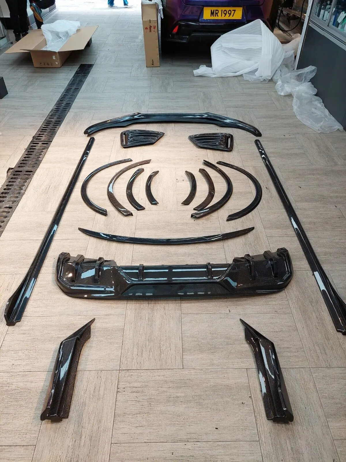 Dry Carbon Fiber Wh… - image