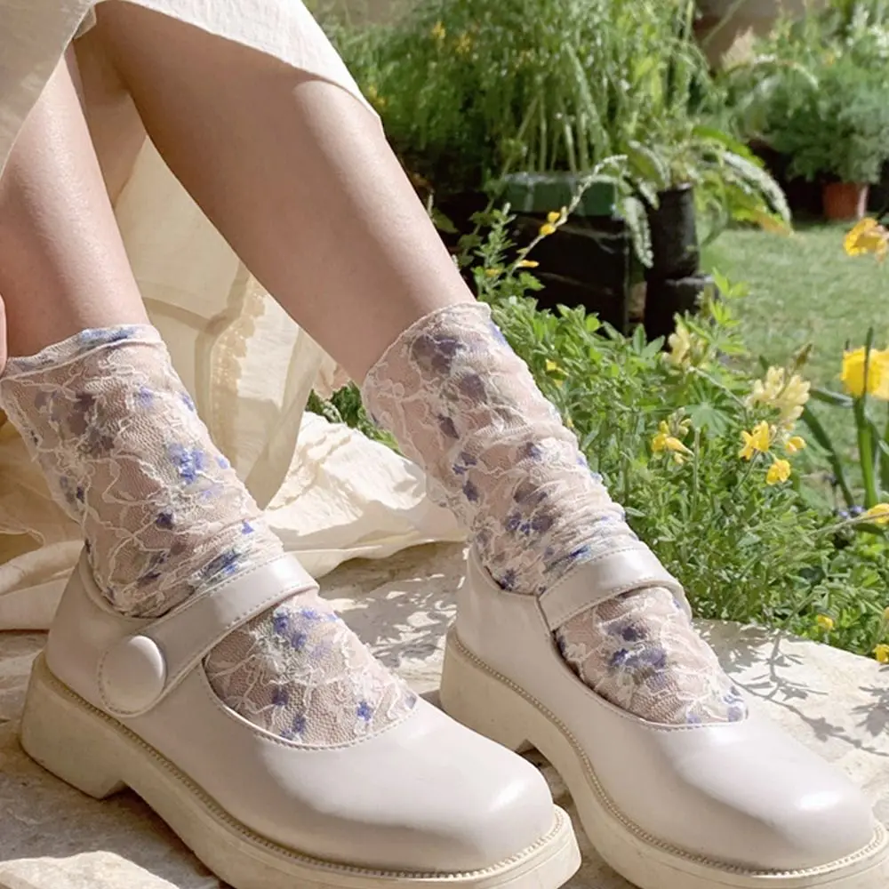 Und Blumen niedlichen mittleren Rohr Nylon Schweiß absorbieren Anti-Reibung Fuß Jacquard weibliche Socken Spitze Socken koreanischen Stil Strumpfwaren