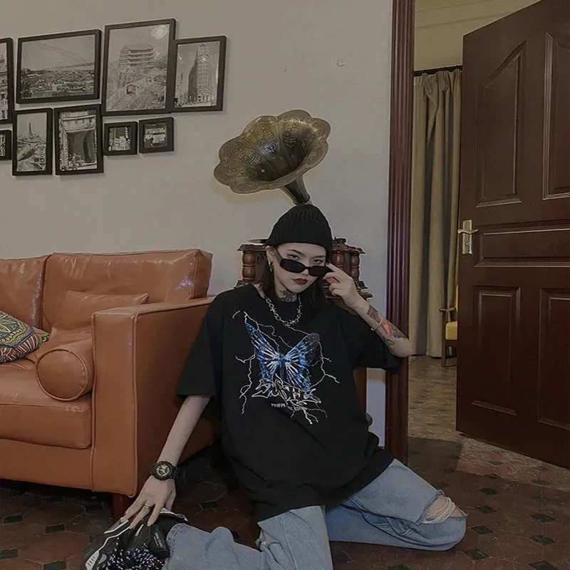 T-shirt Women Goth Cute Devil Print Tee Girl Tops Clothes Tee Butterfly Top Oversized Tshirts Harajuku Style Cartoon Graphic Tee