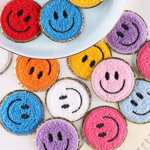 Smile Chenille Patches Gold Giller Iron on Patch for Clothing Towel Embroidered Badge Colorful Smile Applique for DIY Accessory