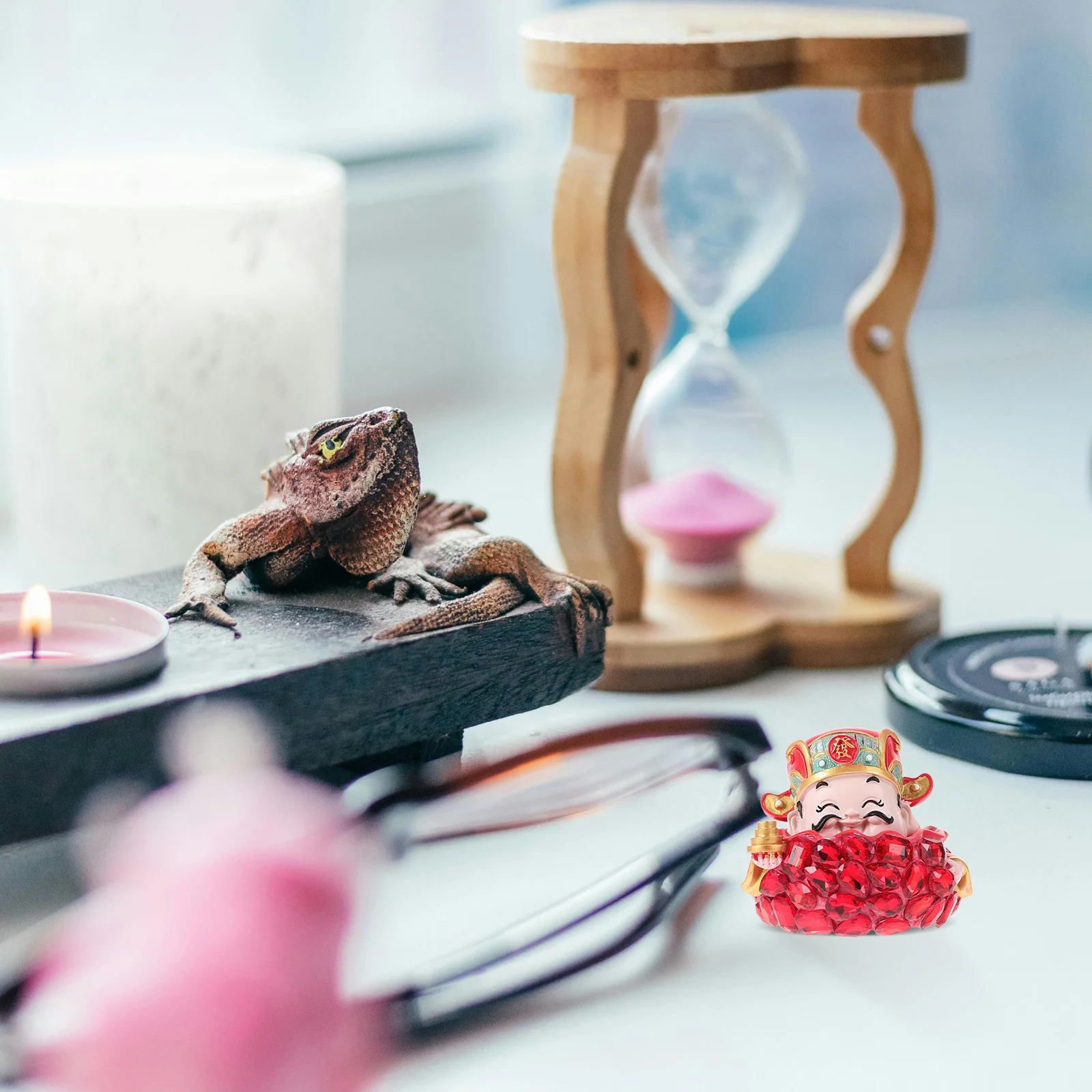 

Car Resin Cai Shen Statue God of Wealth Shaking Head Feng Shui Dashboard Ornament Lucky Fortune Sculpture Cai Shen Shaking Head