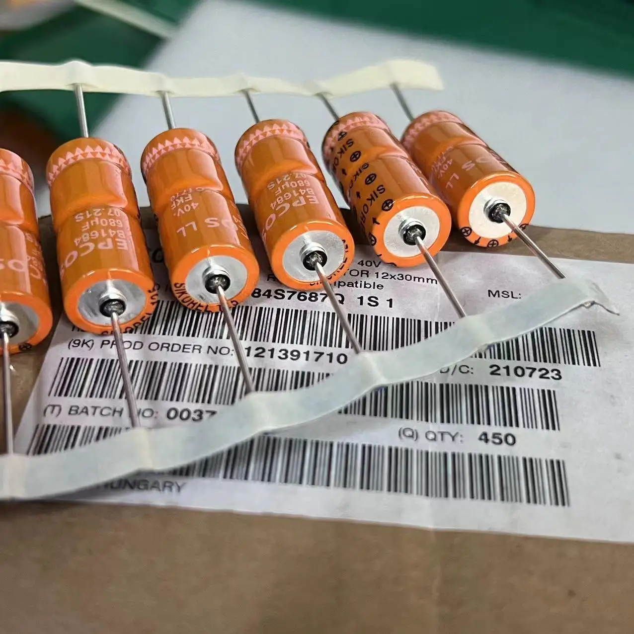 

Brand new original 680UF 40V B41684-S7687Q series high-efficiency cathode electrolytic capacitor 30*12MM
