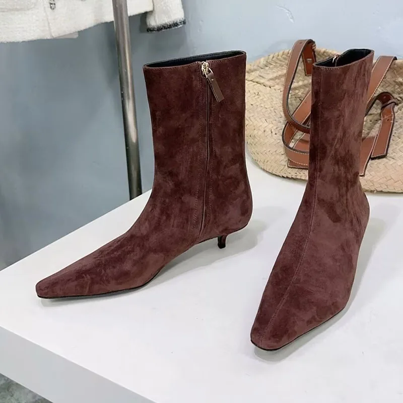 

Новые женские ботинки из коровьей замши с боковой молнией до середины икры, короткие ботинки на каблуке с острым носком, весенне-осенние универсальные ботинки челси