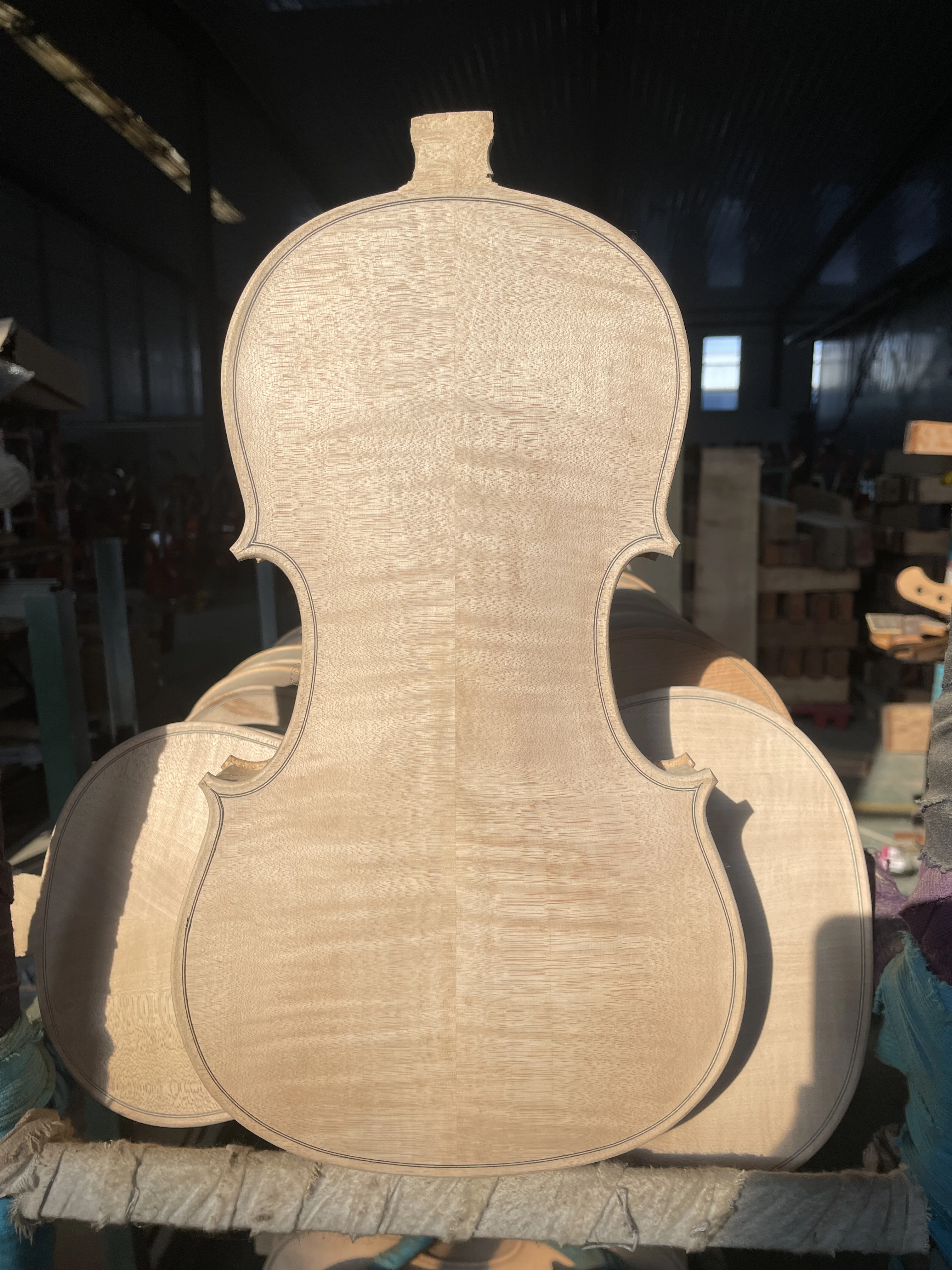 

Unfinished White Violin, All Stained Violin Body, 4/4 Stained Violin Body, Upper Part of European Maple and fir