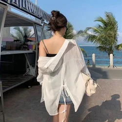 Camisa fina de manga larga con protección solar para mujer, blusa holgada informal con cordones en la espalda, color blanco, moda coreana, vacaciones y playa