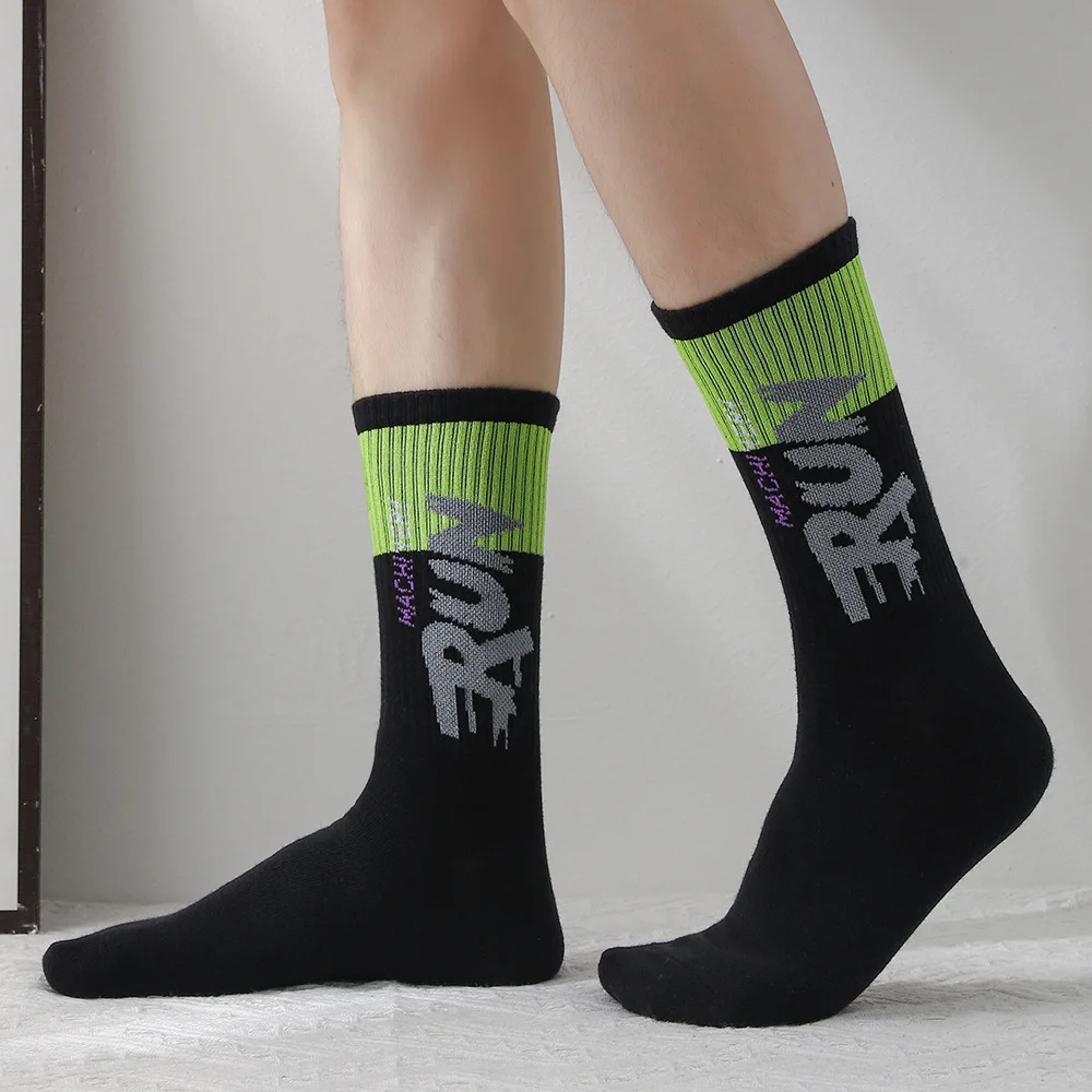 5 Paar Herren lange Socken Street Style Graffiti 100% Baumwolle Laufsport Wanders ocken vier Jahreszeiten Anti-Geruch Kampagne Tube Socken