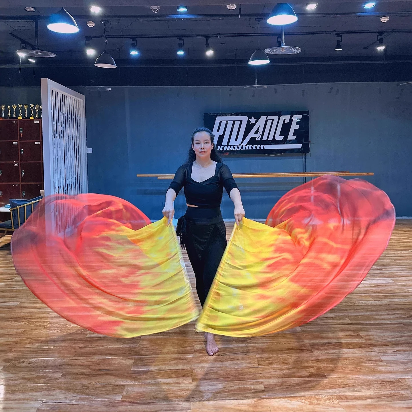 

Tie-dyed Chiffon Semicircle Angel Wing Stage Props Premium Dance Church Banners Faith Worship Flags Sports Praise Flags Set of 2