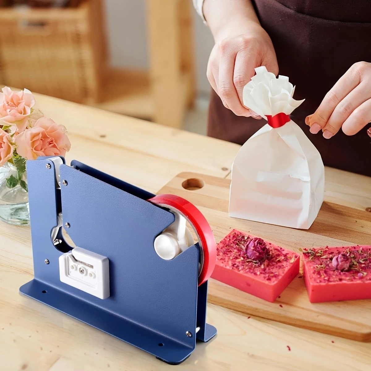 New Metal Bag Sealer Portable Bag Sealer Taper Dispenser with Trimmer Cutter Sealing Machine for Home Kitchen Outdoor Picnic