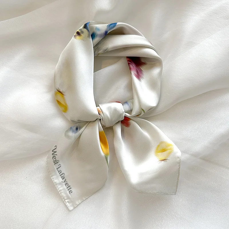 

Women's Square Scarf Spring Summer Luxury Print Scarf Versatile Elegant Neckerchief for Decoration