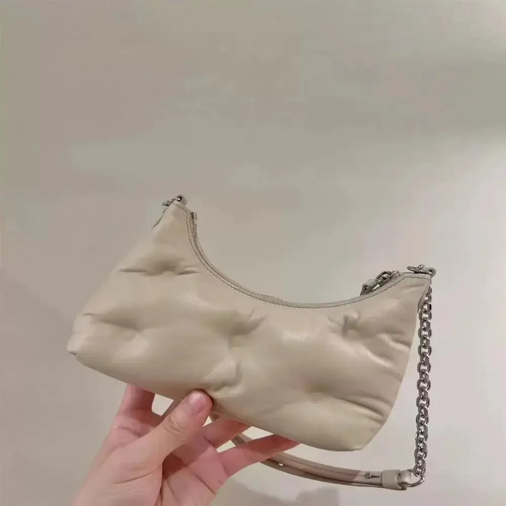 Korean Fashion Trend High Quality Crescent Shape Women's Underarm Bag Light Luxury Design Leather Delicate Women's Shoulder Bag