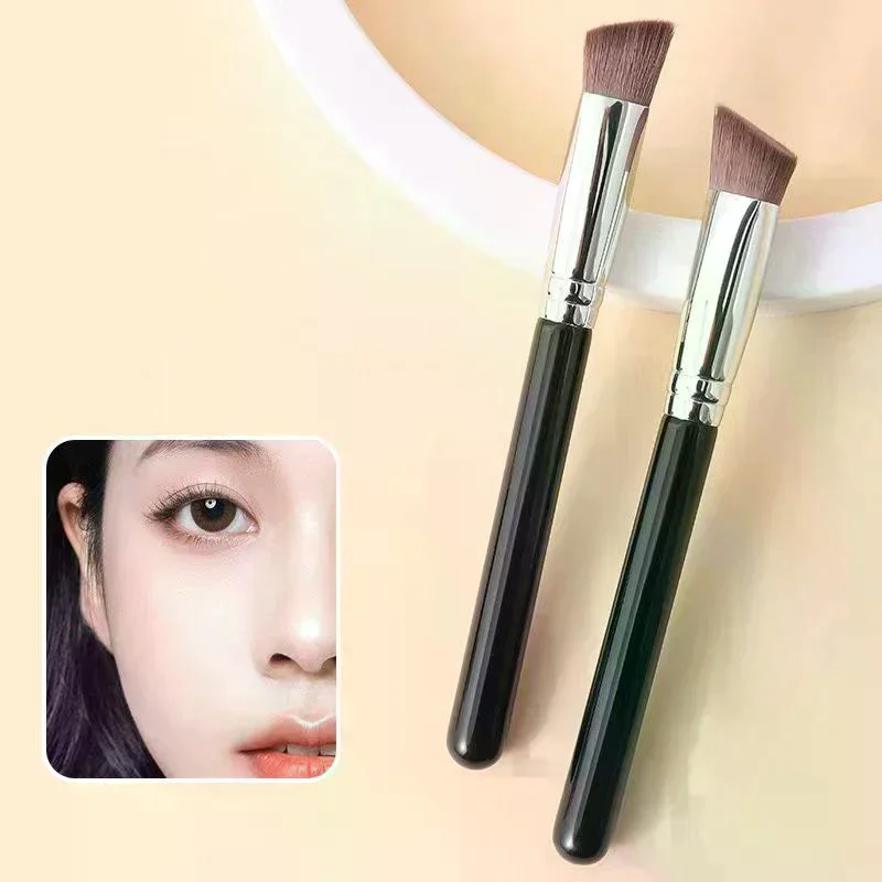 Brocha correctora de base con mango de madera, brochas triangulares de contorno Premium para colorete, impecables debajo de los ojos, brocha de Maquillaje facial densa