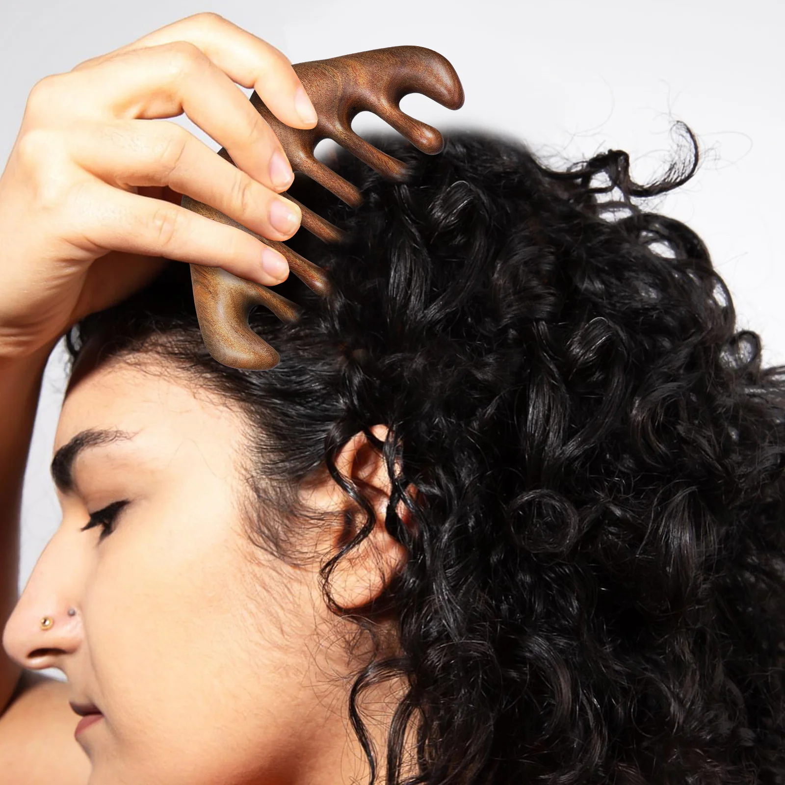 

Деревянная массажная расческа с широкими зубьями, массажер для кожи головы из натурального дерева, портативный инструмент для распутывания волос для женщин, ручная акупунктурная точка тела