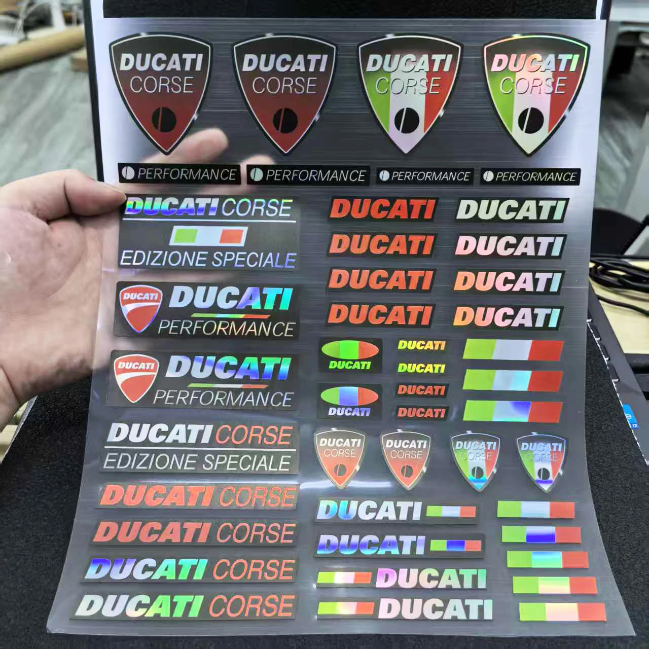 

Лазерная наклейка с логотипом Ducati Performance, светоотражающая наклейка на мотоцикл, логотип Corse