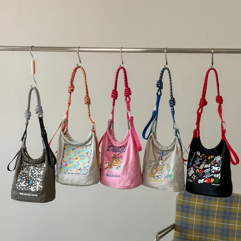 刺繍入りナイロンショッピングバッグハンドバッグ軽量レディースクロスボディバッグ環境に優しいシングルショルダーバッグトラベルバッグ