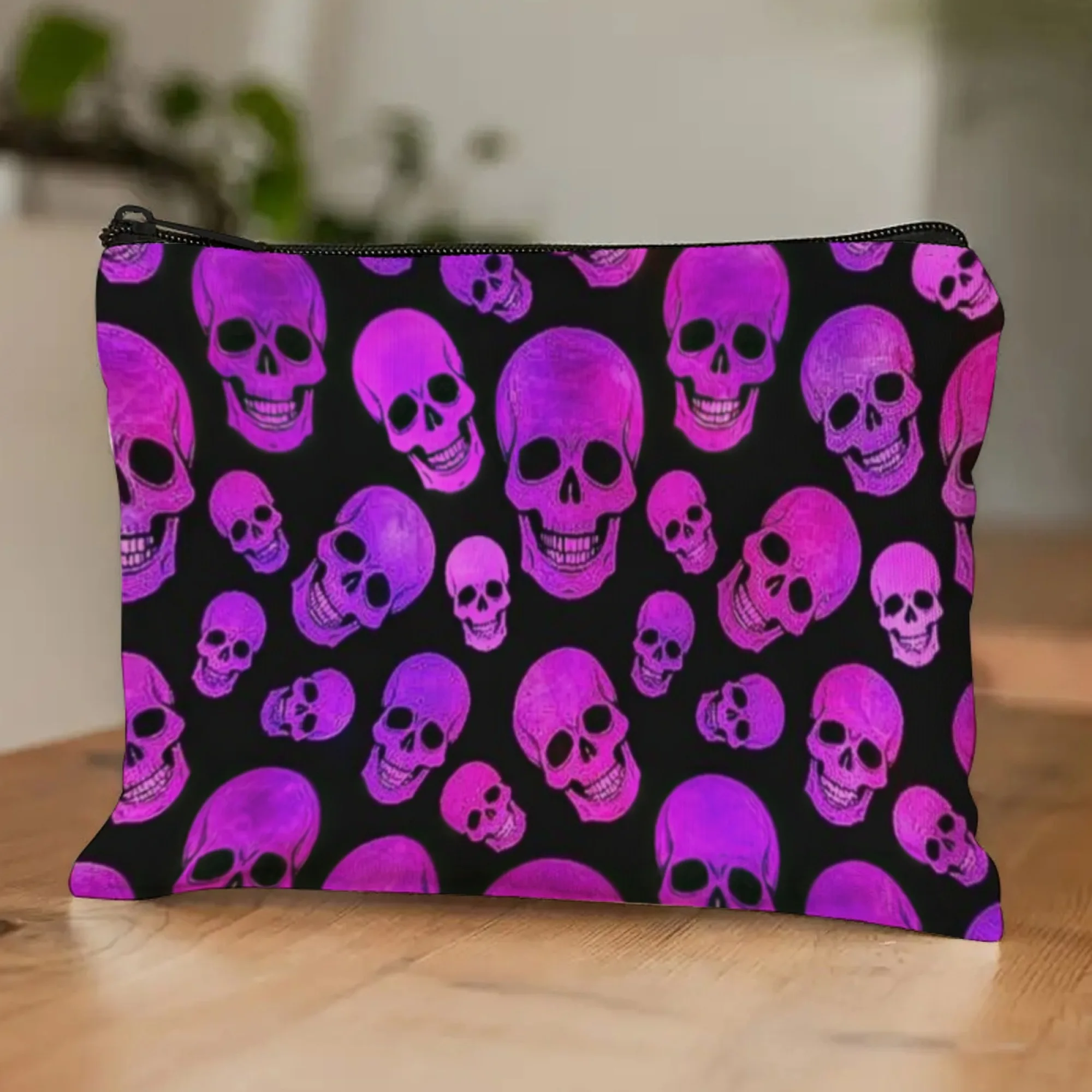 Halloween Mehrfarbiges personalisiertes Totenkopf-Kosmetiktaschen-Design Kräftiger schwarz-lila Totenkopf mit hoher Kapazität für Pinsel und Lippenstifte