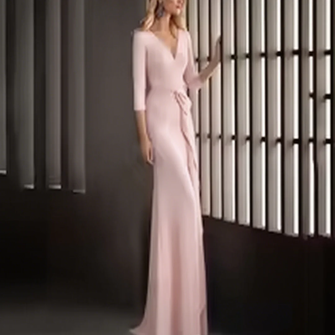 

Customized pleated three-quarter sleeve long fitted floor-length dress, the mother of the bride's formal evening gown