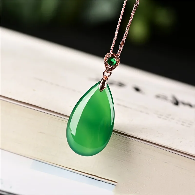 

Natural Green Chalcedony Hand Carved Drop Pendant Fashion Jewelry Men and Women's Green Agate Necklace