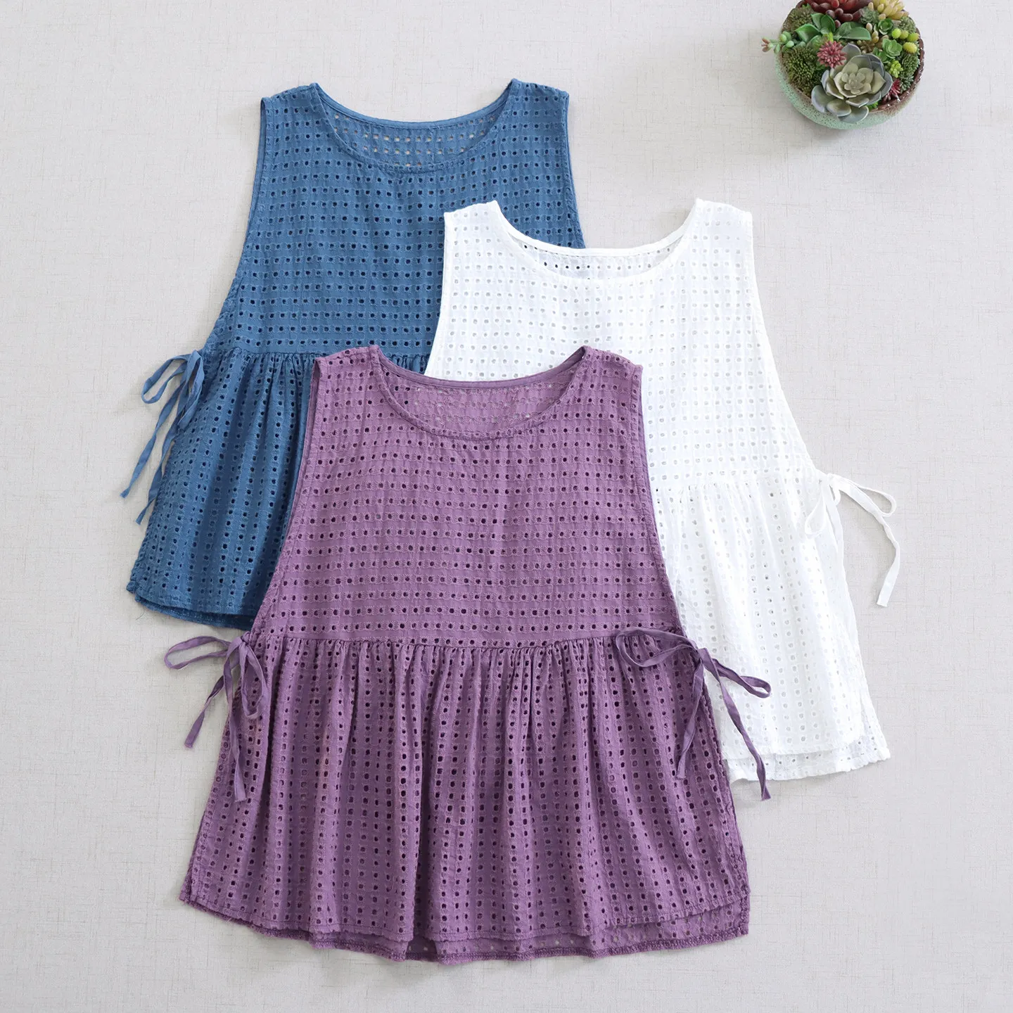Colete Feminino de Algodão Vazado Cor Sólida Estilo Mori Girl Japonês, Blusa Regata Sem Mangas com Decote Redondo e Amarração Lateral para Primavera Verão