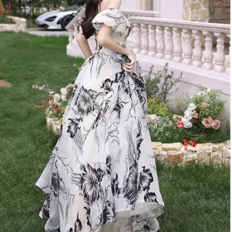 カスタマイズされたイブニングドレス ブラック 花柄 半袖 Aライン フロアレングス プラスサイズ パーティー フォーマルガウン