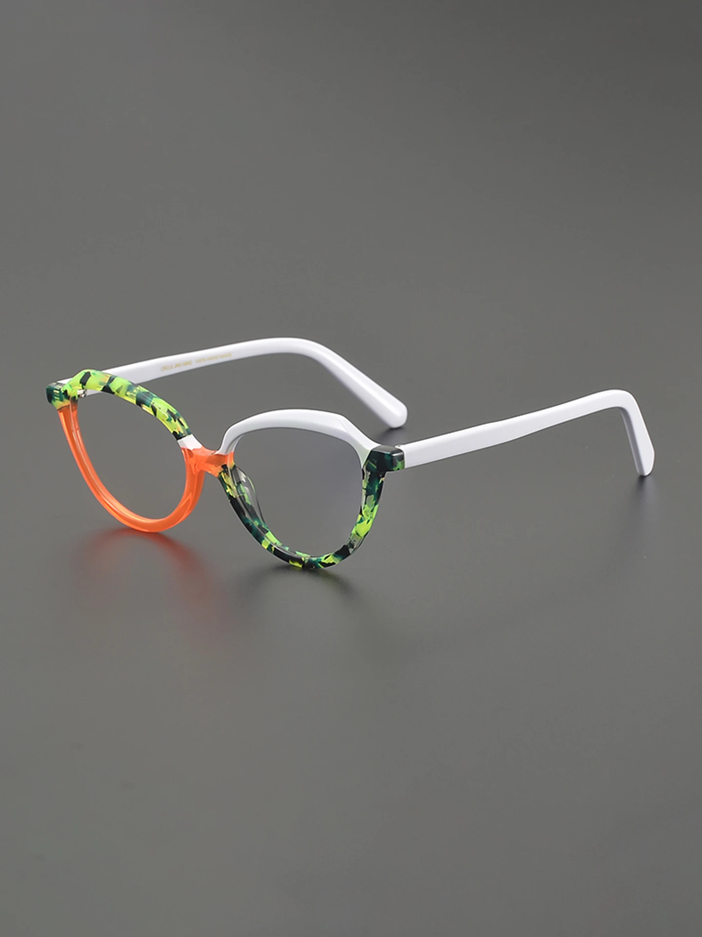 

Высококачественные нишевые оправы для очков в стиле ретро и художественного кошачьего глаза, с модными и уникальными тенденциями в оптике.