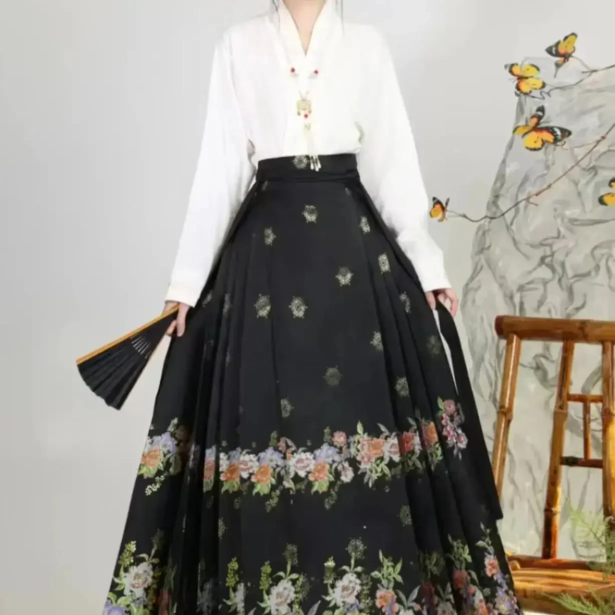 24 Spring/Summer New Cloud Dyed Weaving Gold Imitation Makeup Flower Horse Face Skirt Improved New Chinese Daily Hanfu