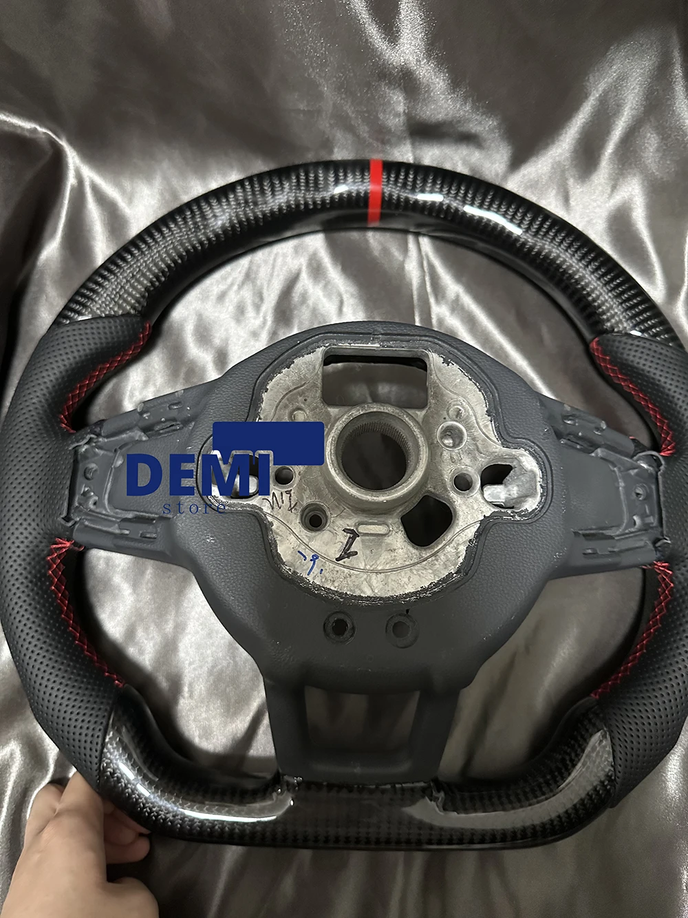 Carbon fiber leather car steering wheel kit For Volkswagen Golf 15/19 Volkswagen Golf 7R15/17 racing wheel red