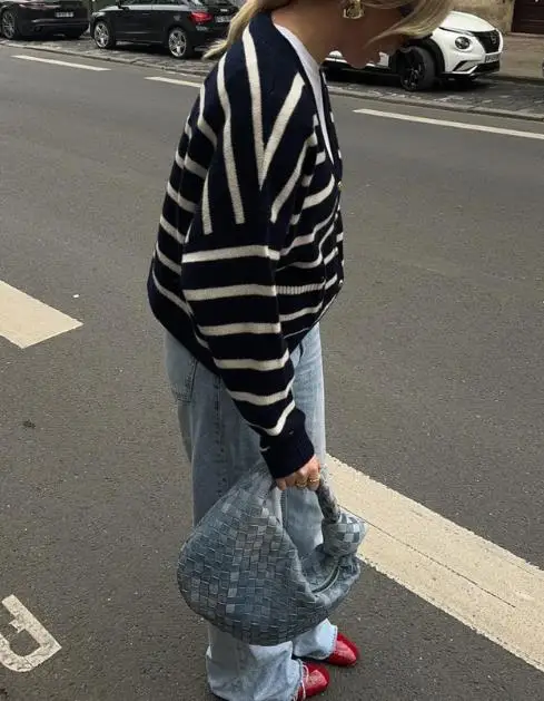 

Women's V-Neck Striped Woolen Shirt Sweater Autumn/Winter Collection 2025 Fashionable Casual Knitwear