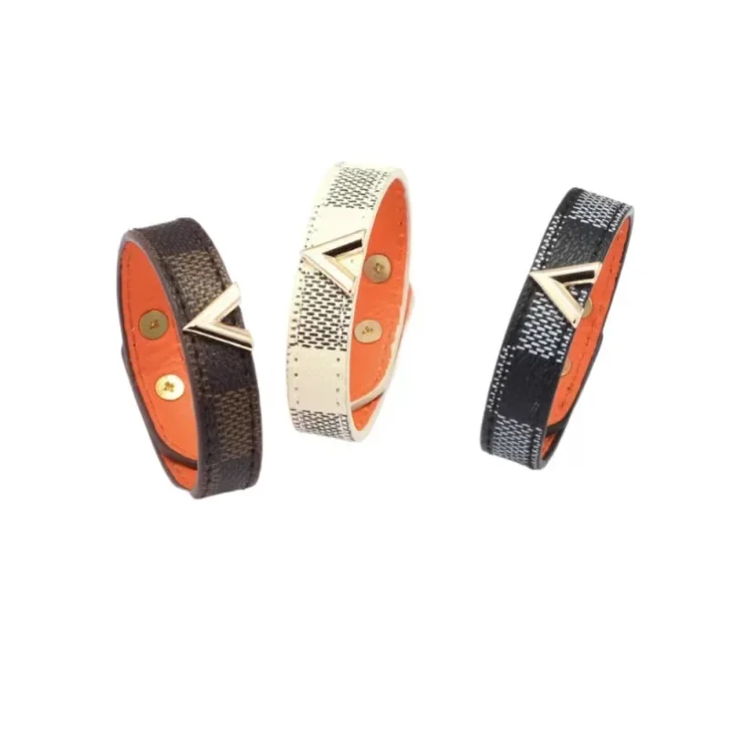 르네상스 바이킹 중세 팔찌 코스프레 가짜 가죽 체크 패턴 팔찌 성인 캐릭터 소품을위한 복고풍 액세서리