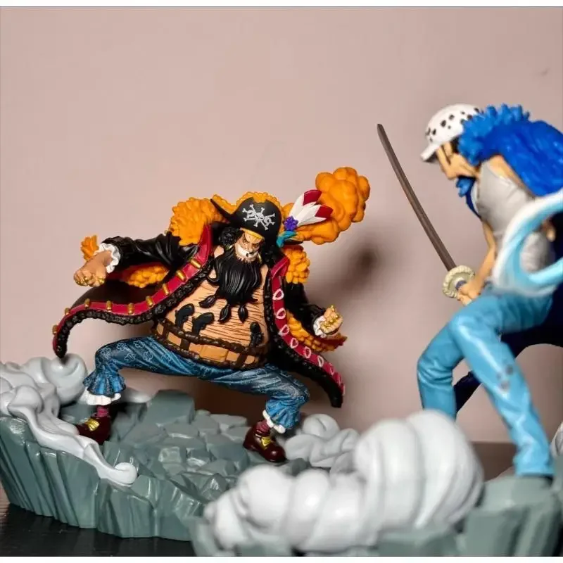 Echte brandneue und ungeöffnete Bandai Banpresto One Piece Marshall D. Teach Trafalgar.law Anime Actionfiguren Modelldekoration