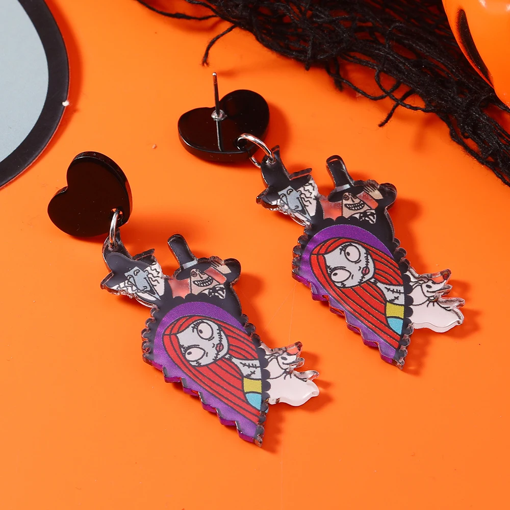 A pair of fashionable hanging earrings for women, creative and terrifying night horror funny skull couple Jack Sally cartoon cha