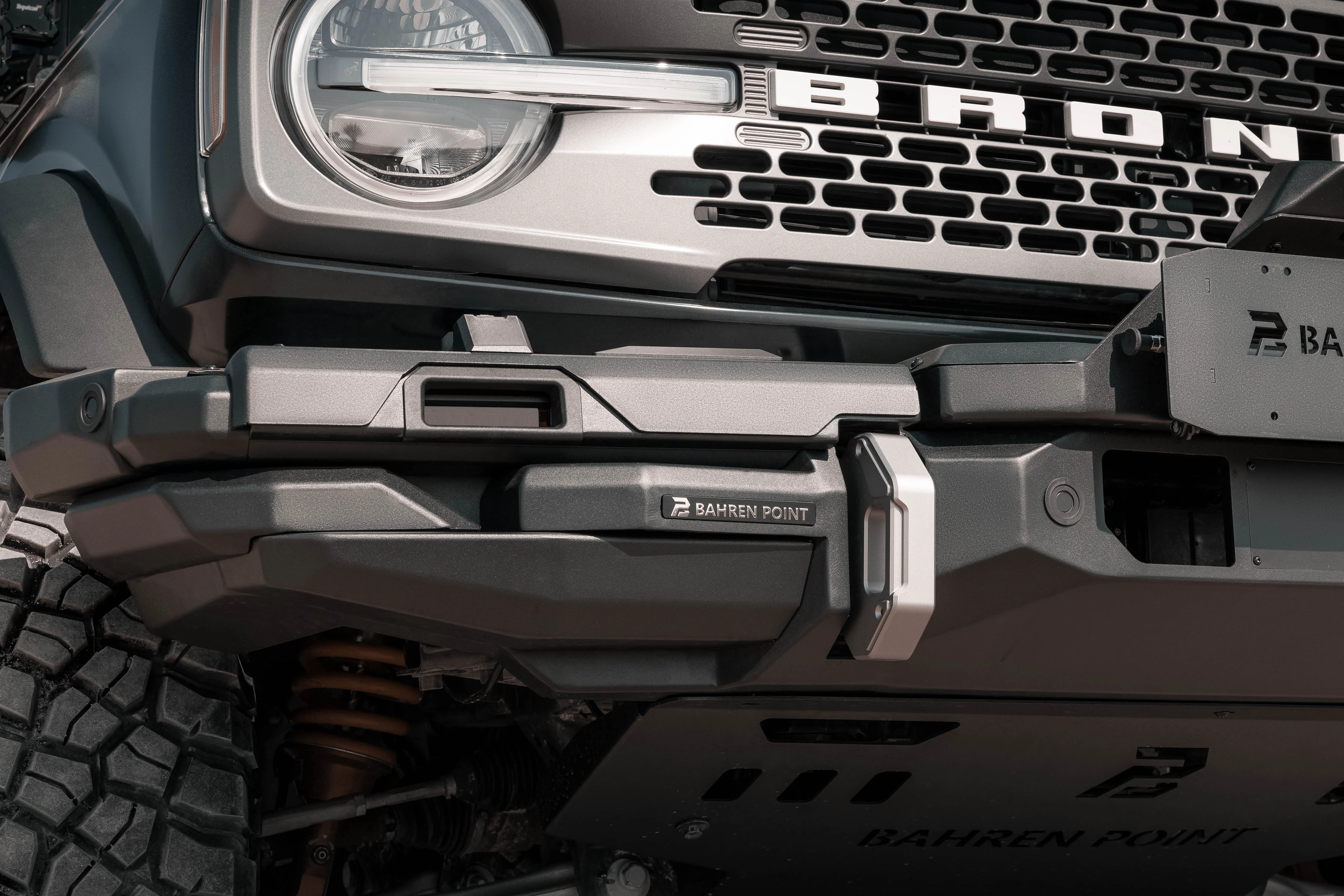 Accesorios exteriores para pastilla todoterreno, Protector de parachoques delantero, barra frontal deportiva con luz antiniebla para kits de carrocería Bronco