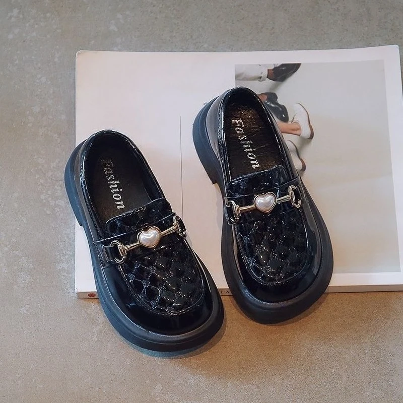 Girls Soft Sole Leather Loafers 2026 Spring Autumn Kids Fashion Footwear Heart Pearl Embellished Shoes for Kids​