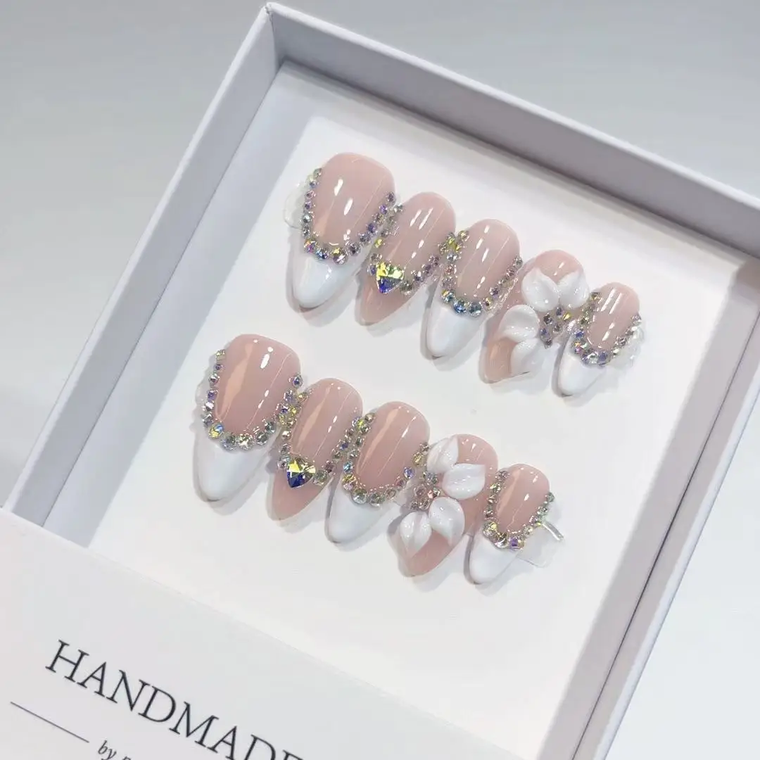 10個の高級感のある優しくエレガントなスタイル、手描きの立体彫刻模様、輝くダイヤモンドパイルの手作りフェイク